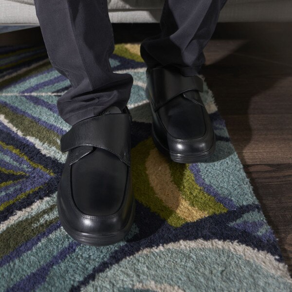 No. 28 Casual Oxford in Black